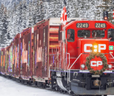 Le Train des Fêtes du CPKC fait escale à Vaudreuil-Dorion